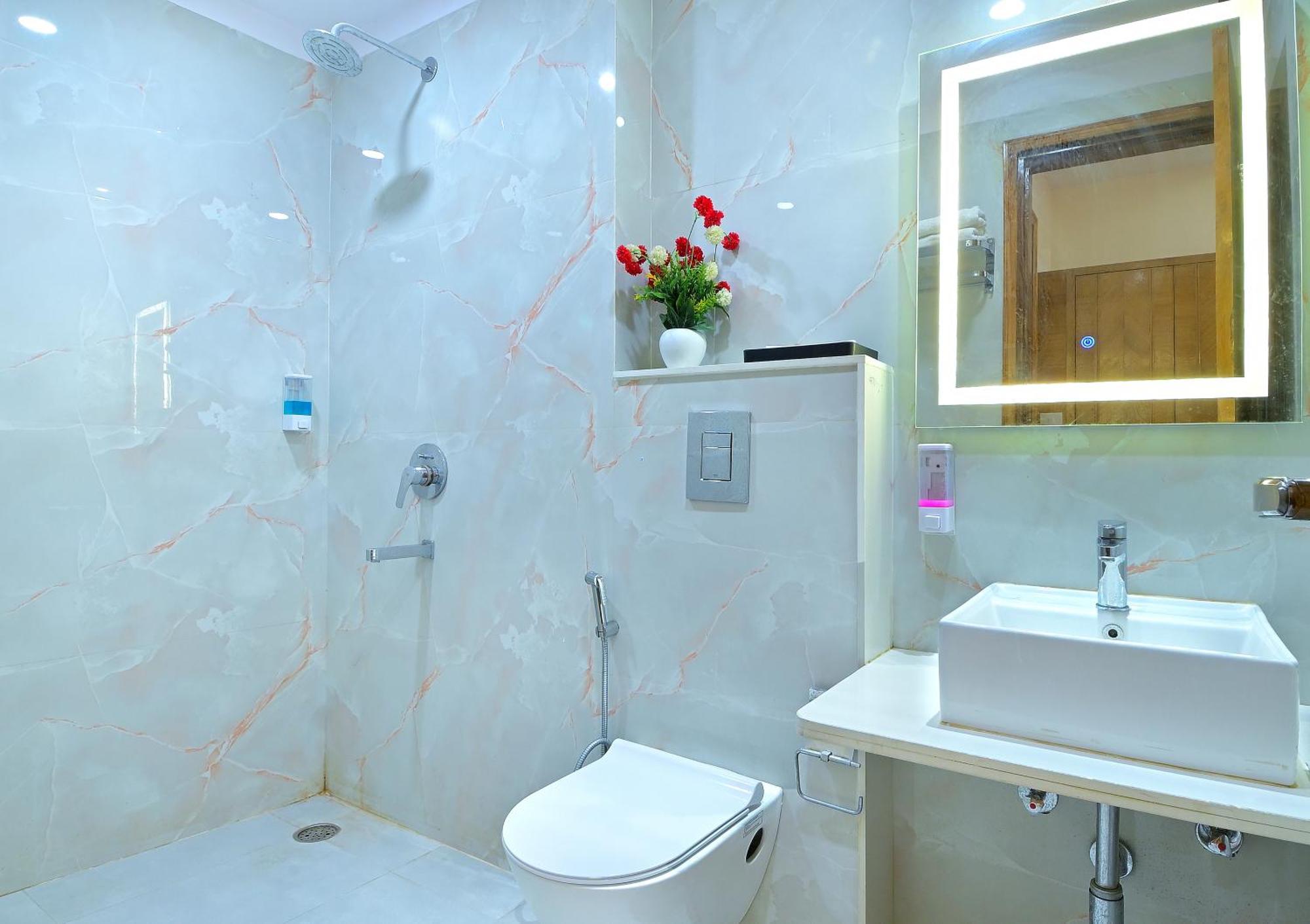 Northern Palace - 1 Min From Connaught Place & New Delhi Railway Station Exterior photo